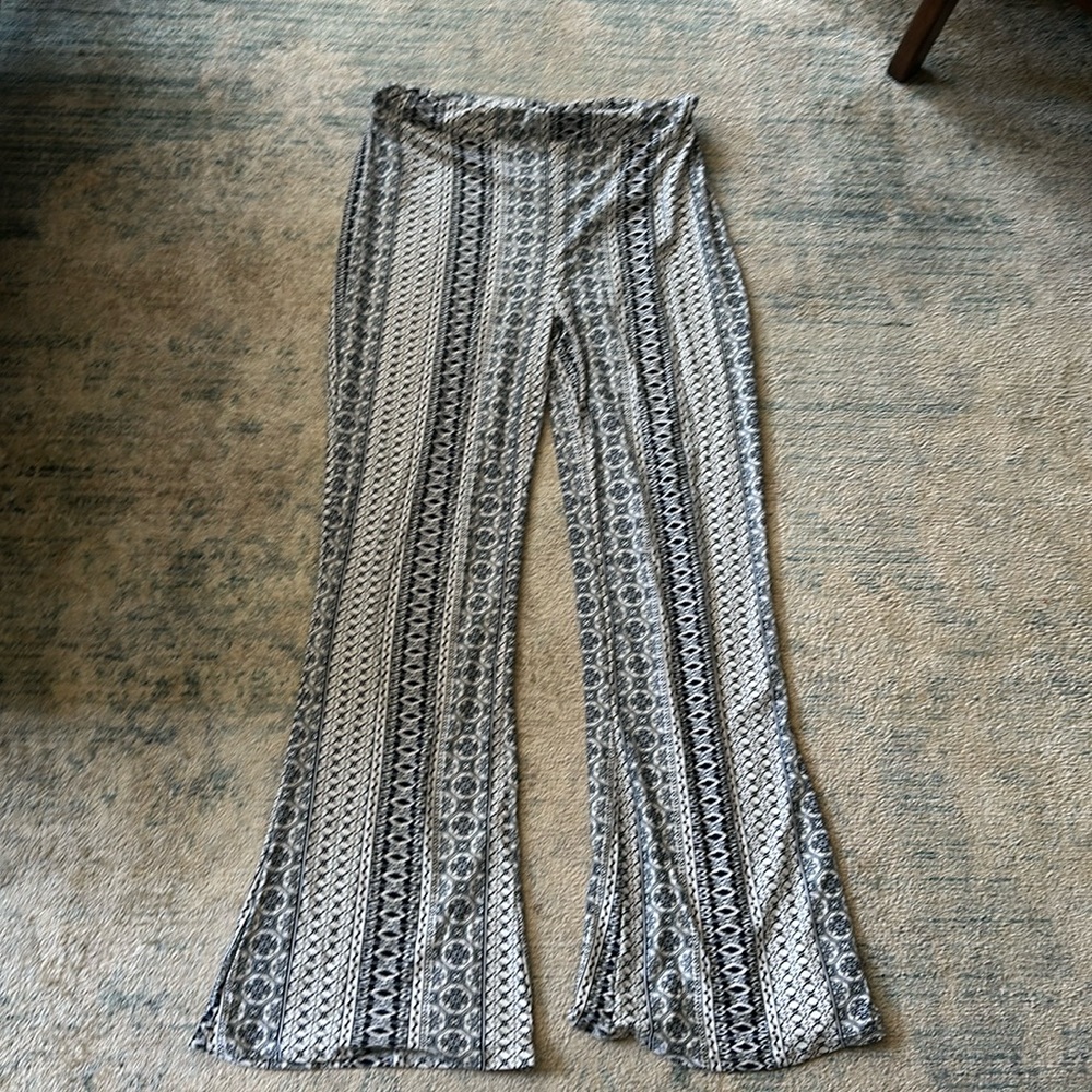 Soft dress pant. Fun Grecian pattern. White and blue.